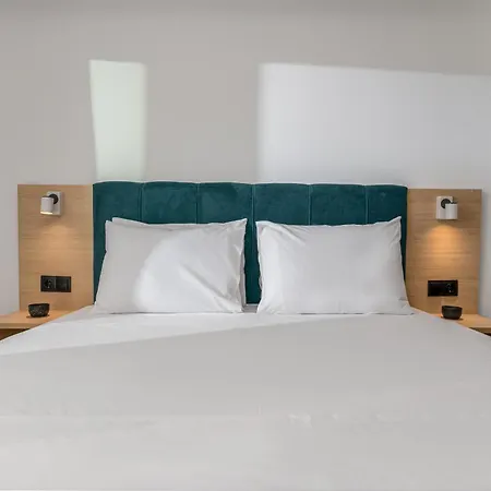 Sarikas Apart-hotel Polychrono