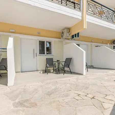 Ξενοδοχείο με διαμερίσματα Sarikas