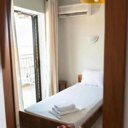 Sarikas Aparthotel Polychrono
