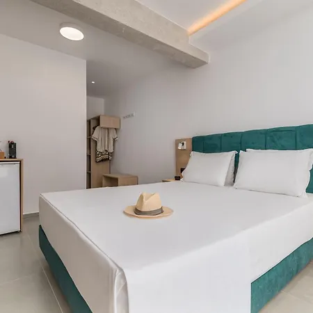 Sarikas Aparthotel Polychrono