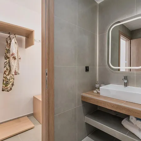Sarikas 4*