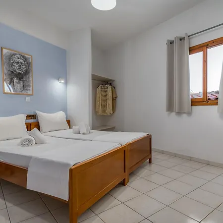 Sarikas Aparthotel Polychrono